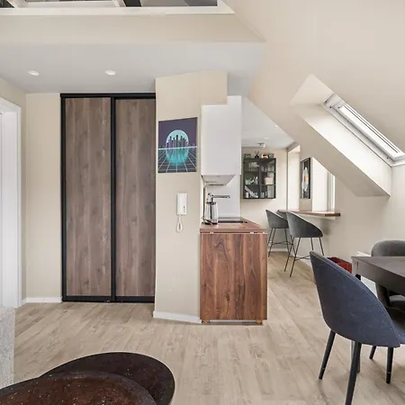 & Modern In The Coziest Street In Apartament Bergen