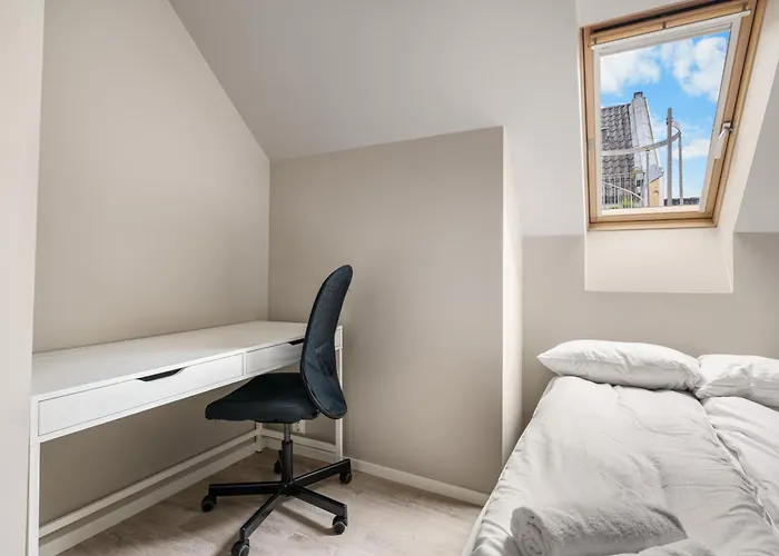 & Modern In The Coziest Street In 아파트