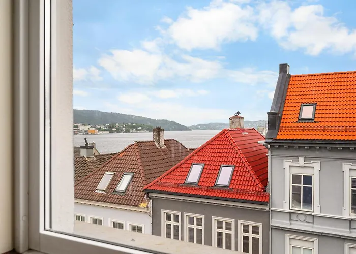 & Modern In The Coziest Street In