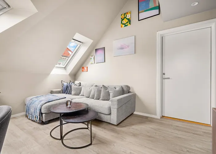 아파트 & Modern In The Coziest Street In